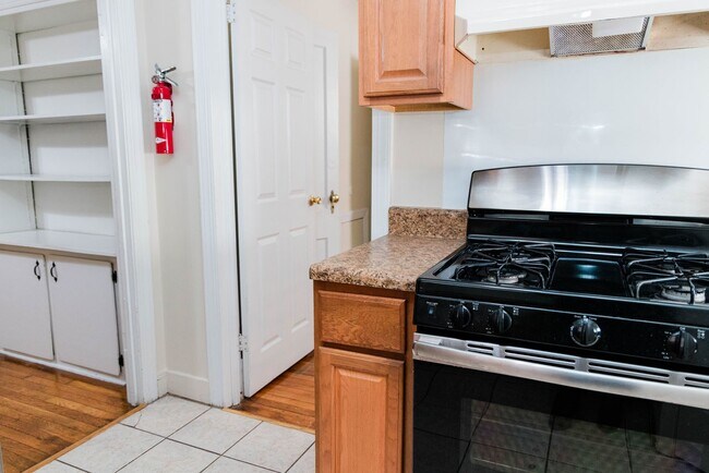 Building Photo - 1518 Porter St