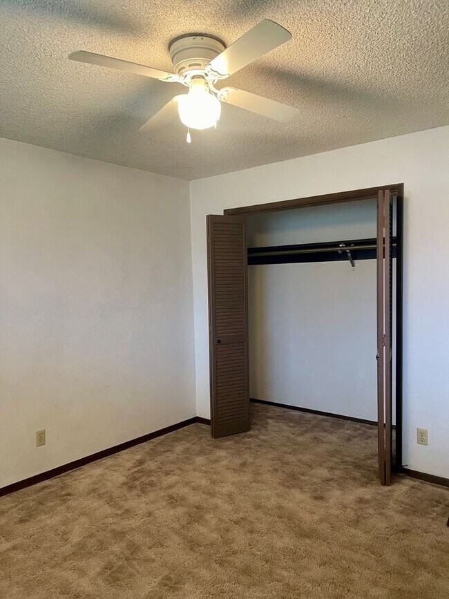 Building Photo - CHARMING 3 BED 2 BATH HOUSE WITH NEW HVAC, ROOF & LARGE FENCED BACKYARD