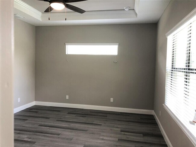 Building Photo - 957 Deming Dr