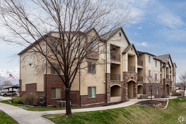 Building Photo - Seasons of Layton