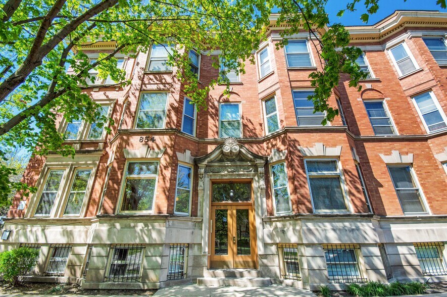 Primary Photo - 854 W Waveland Ave