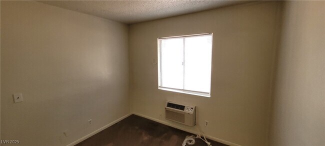 Building Photo - 4955 Jeffreys St