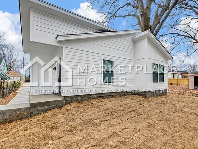 Building Photo - 853 Kippley St