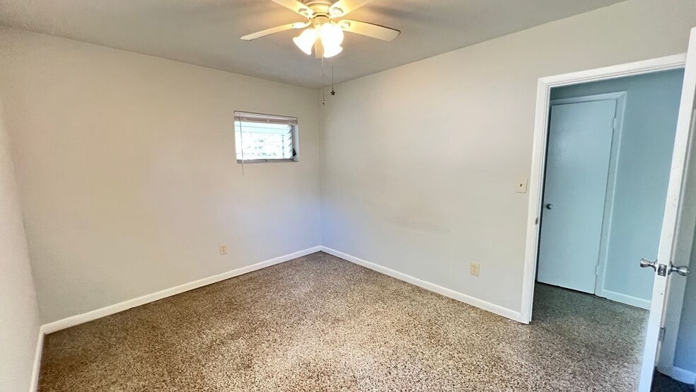 Building Photo - 2323 Belmar Dr
