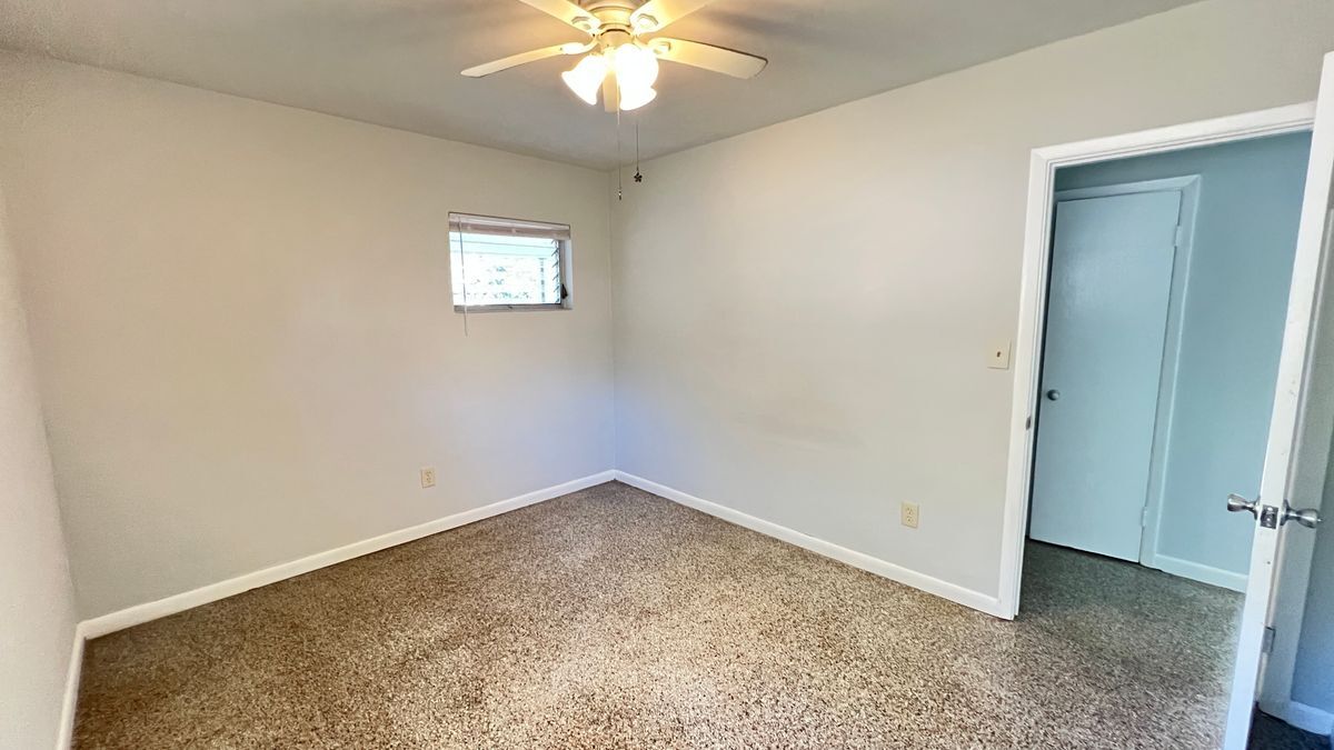 Building Photo - 2323 Belmar Dr