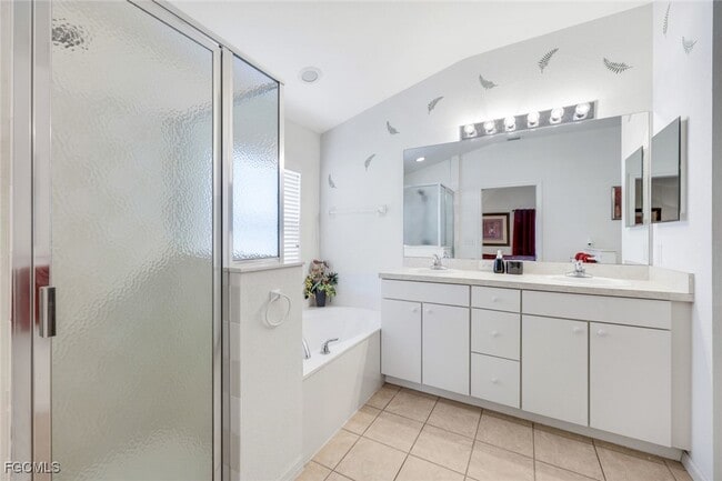 Building Photo - 14823 Calusa Palms Dr