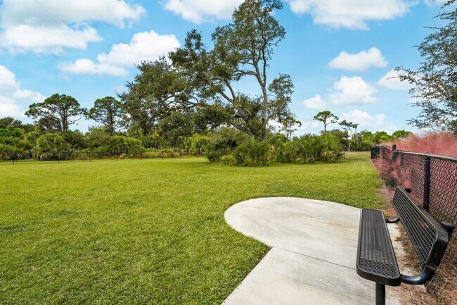 Building Photo - Beautifull Furnished Townhome - Nokomis - ...