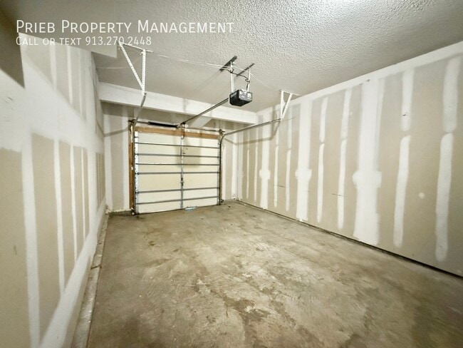 Building Photo - 805 S Woodson Ct