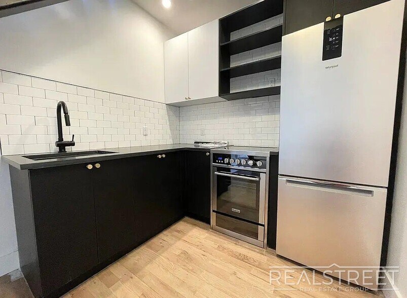 Building Photo - Brand New 3BR/2BA Duplex with Private Roof Terrace | Sunlit & Pet-Friendly
