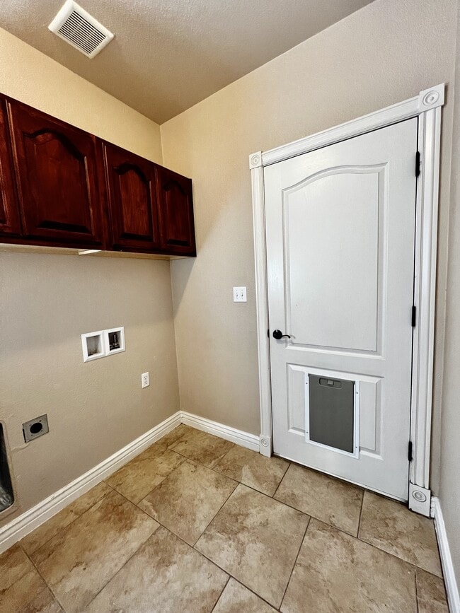 Building Photo - 3727 Grand Bahamas Dr