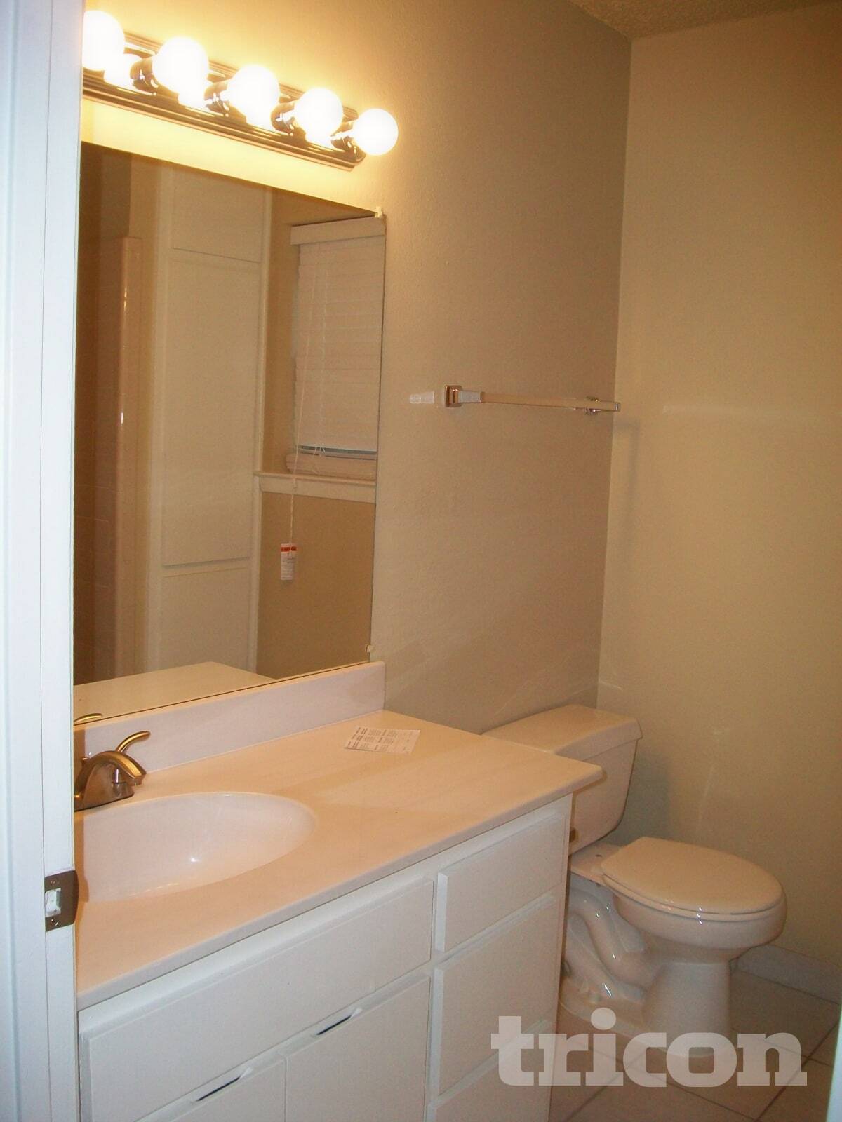 Building Photo - 3307 Hummingbird Ln