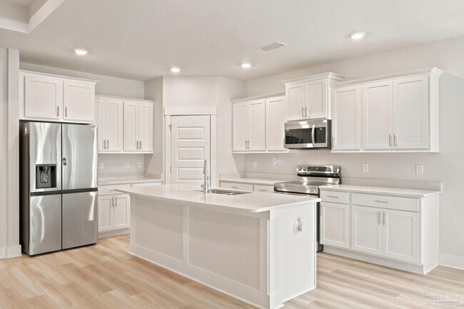 Building Photo - 232 Camellia Dr