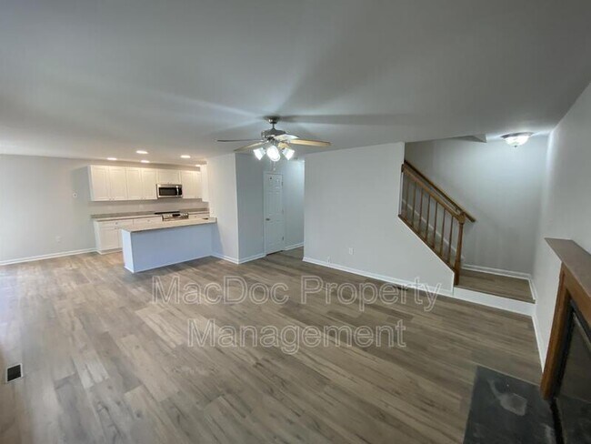 Building Photo - 7218 John Taylor Mews