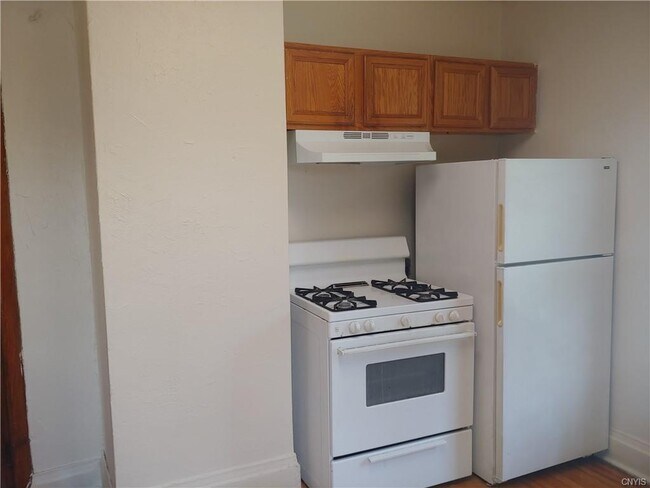 Building Photo - 205 Cadwell St