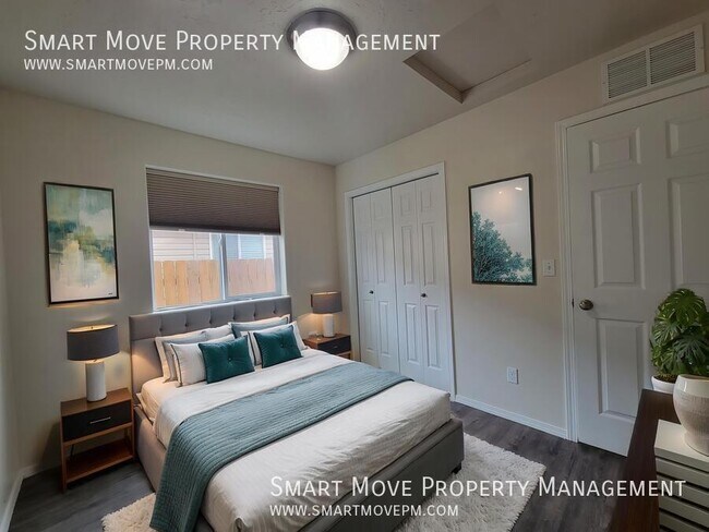 Building Photo - 4284 S Overhill Way