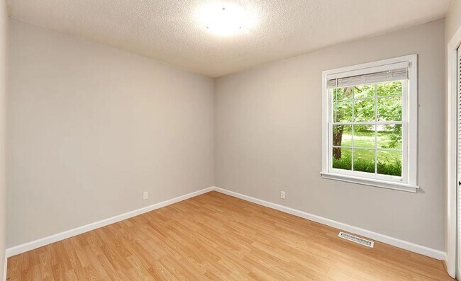 Building Photo - 143 Hopper Barker Rd