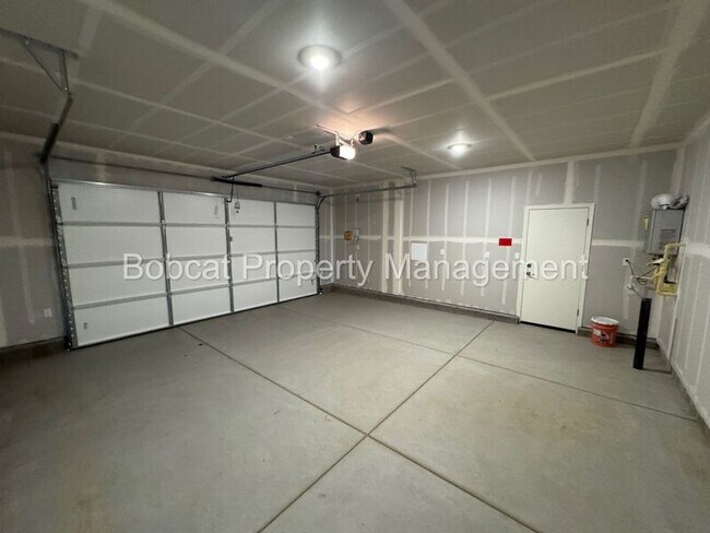 Building Photo - 837 Bravestone Ave