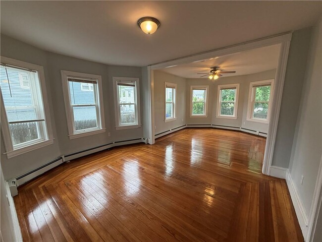 Building Photo - 9 Samoset Ave