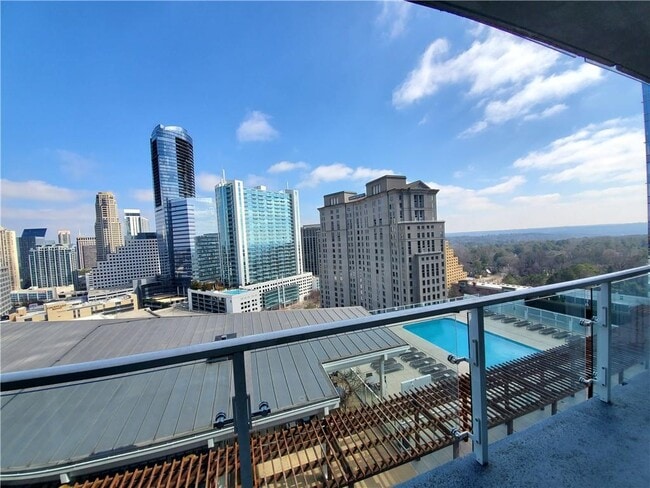 Building Photo - 3325 Piedmont Rd NE