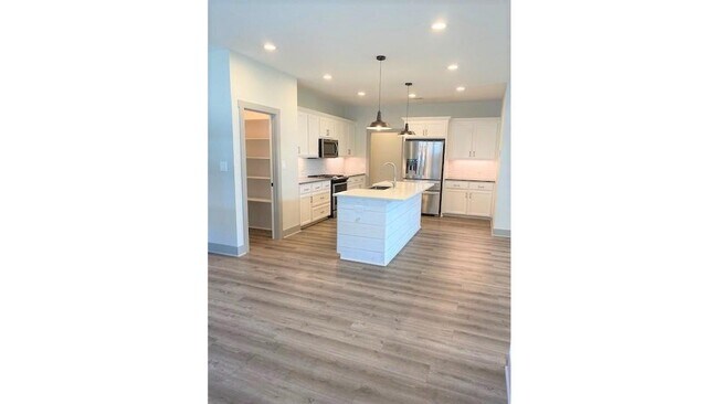 Building Photo - 405 Carneros Dr