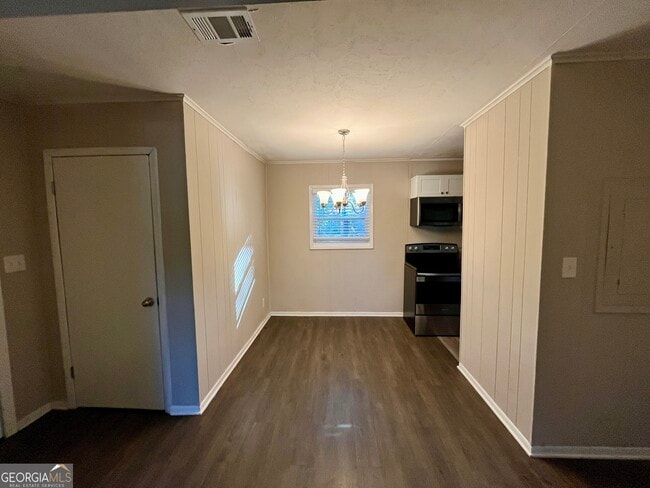 Building Photo - 6107 Shadow Glen Ct SW