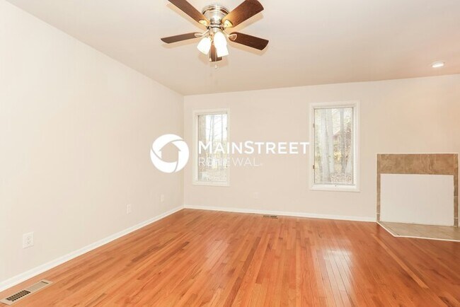 Building Photo - 3 Bedroom Pet-Friendly Home in HERMITAGE, TN with Main Street Renewal