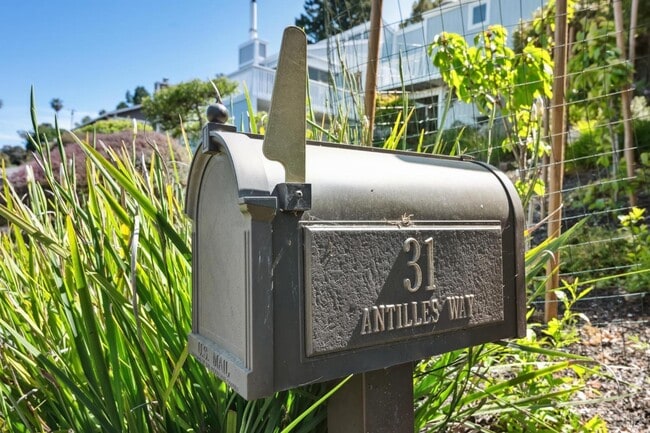 Building Photo - 31 Antilles Way