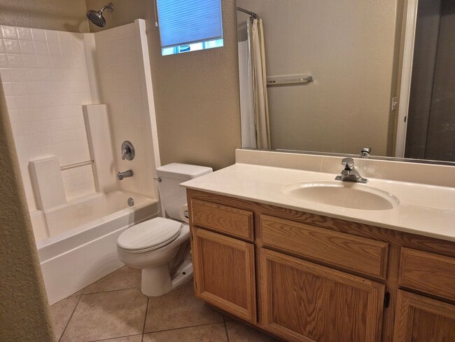 Building Photo - 4 Bedroom 2 Bath home in Natomas