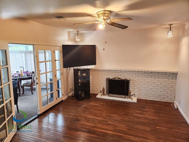 Building Photo - $4495 - Well Maintained 3 Bed / 2 Bath Home near Valley Christian HS w/ Pool