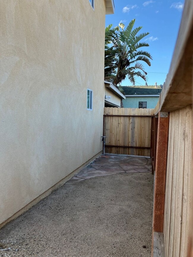 Building Photo - 2+1.5 2 story Back House New Construction - Midtown Home in Ventura, CA