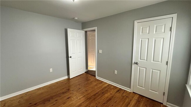 Building Photo - 1770 Springview Rd NW