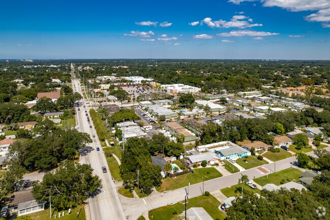 1799 N Highland Ave Clearwater, FL - Fountain Square