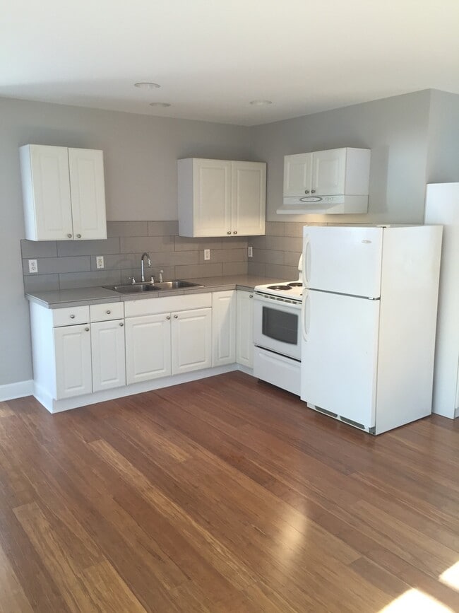 Primary Photo - Cora House