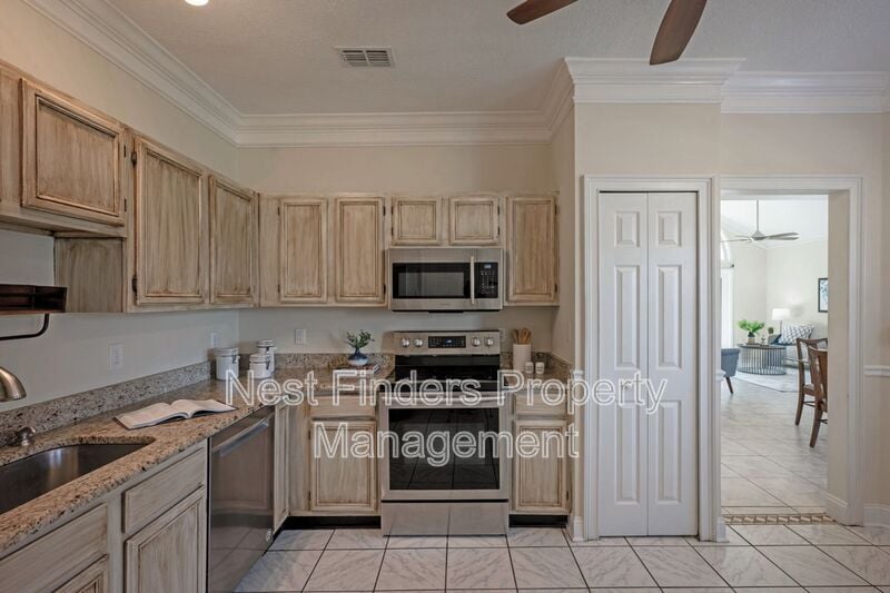 Building Photo - 2958 Lantana Lakes Dr E