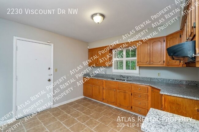Building Photo - 2230 Viscount Dr NW