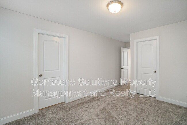 Building Photo - 639 Taylor Bend