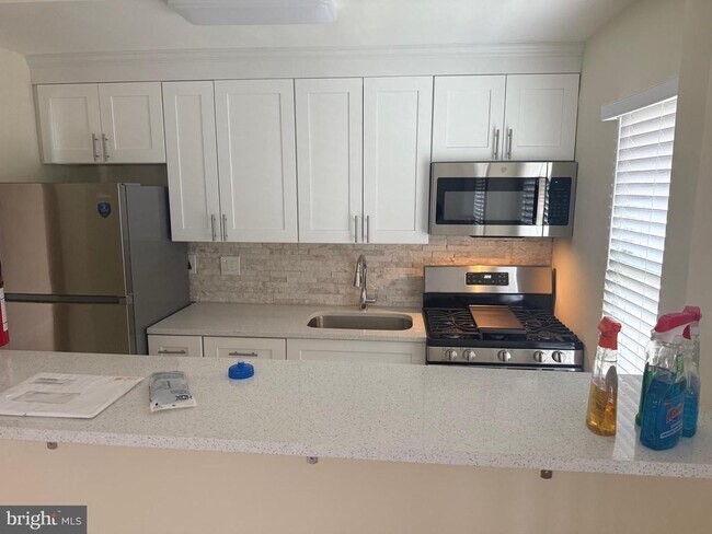 Building Photo - 2723 Fort Baker Dr SE