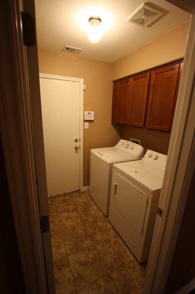 Building Photo - 13905 Turkey Hollow Trail