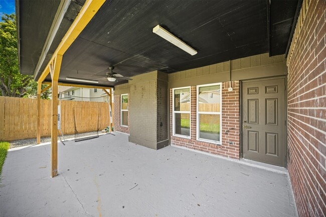 Building Photo - 5702 W Vistaglen Loop