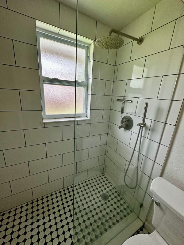 Building Photo - 5531 16th St W