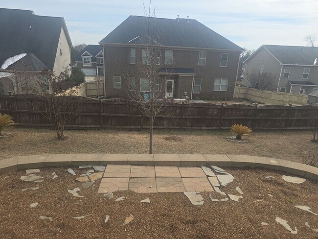 Building Photo - The Manors at White Knoll