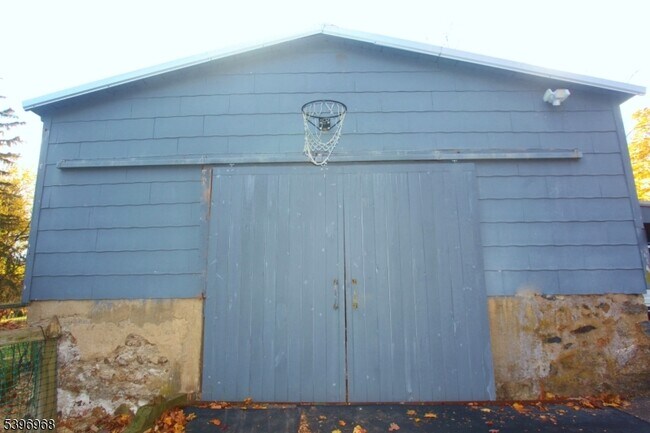 Building Photo - 18 Little Philadelphia Rd