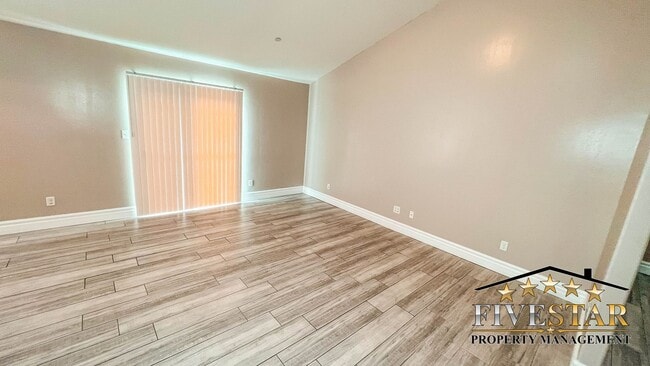 Building Photo - 5509 Baja Dr