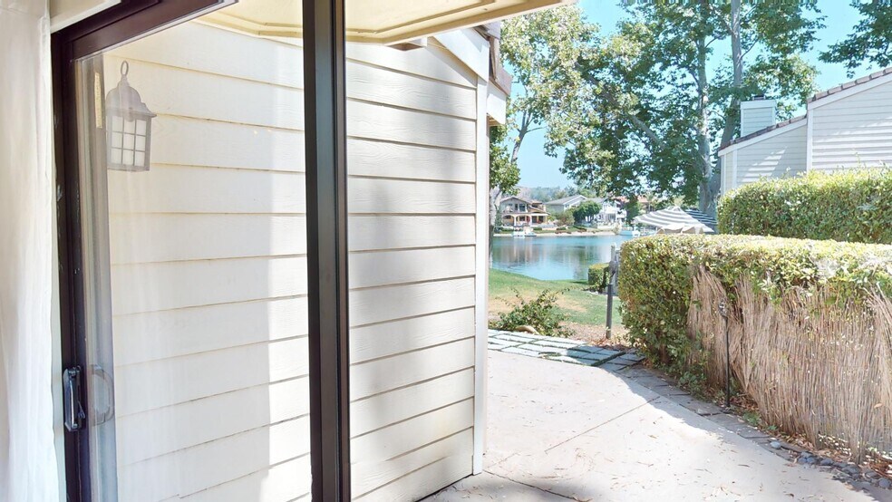 Building Photo - 1218 S Westlake Blvd