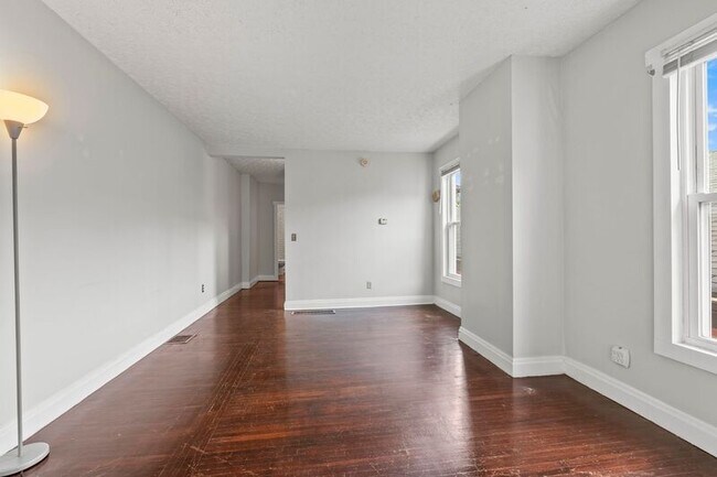 Building Photo - 285-287 E Whittier St