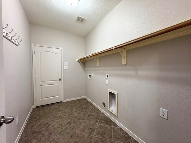 Building Photo - 9935 Blissfull Valley Ln