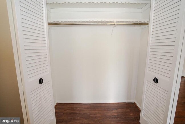 Building Photo - 3737 Clarks Ln