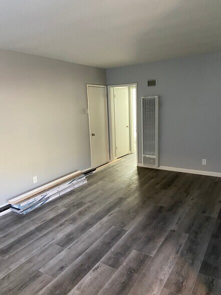 Building Photo - 12267 Magnolia Blvd