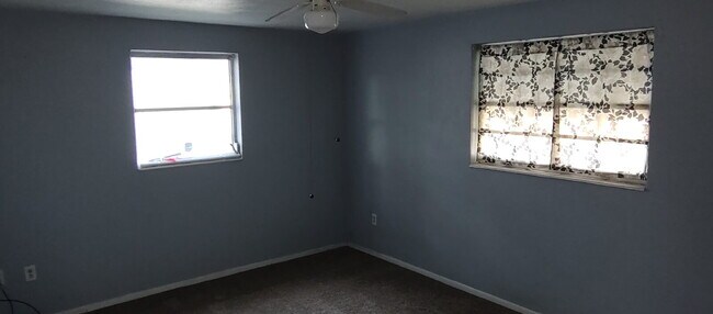 Building Photo - Charming 2-Bed in Holiday, FL