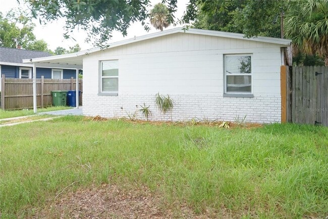 Building Photo - 2804 N 33rd St